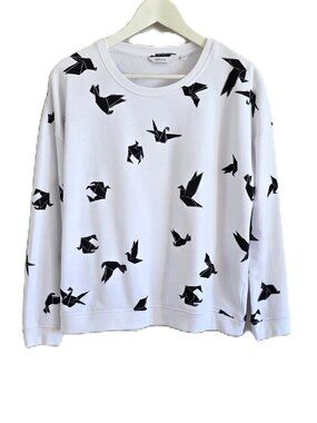 Reitmans black & white paper crane sweatshirt
